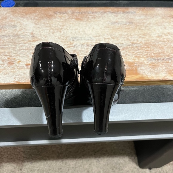 Via spiga eggplant patent pumps - Picture 3 of 4